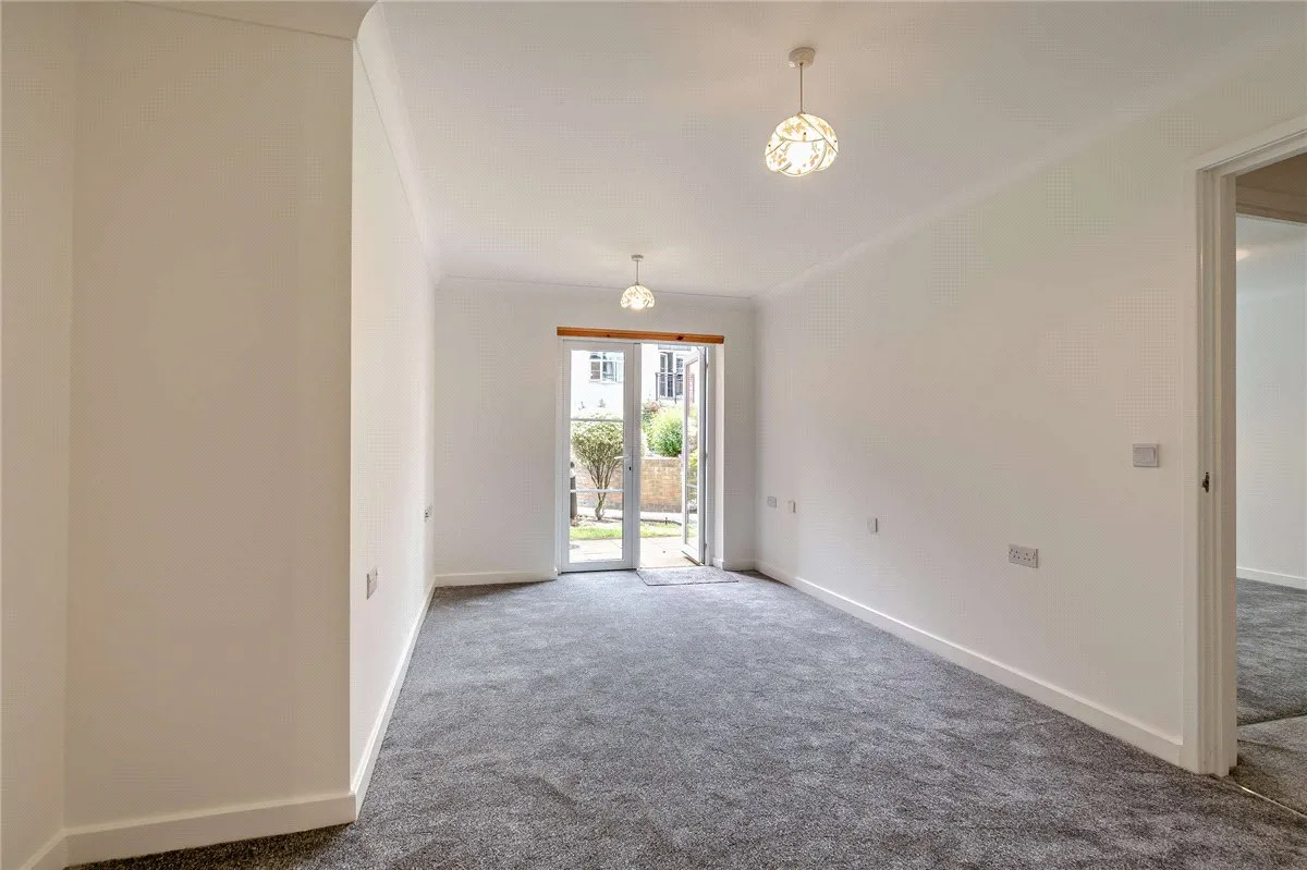 Bluecoats, Thatcham, RG18, photo 5