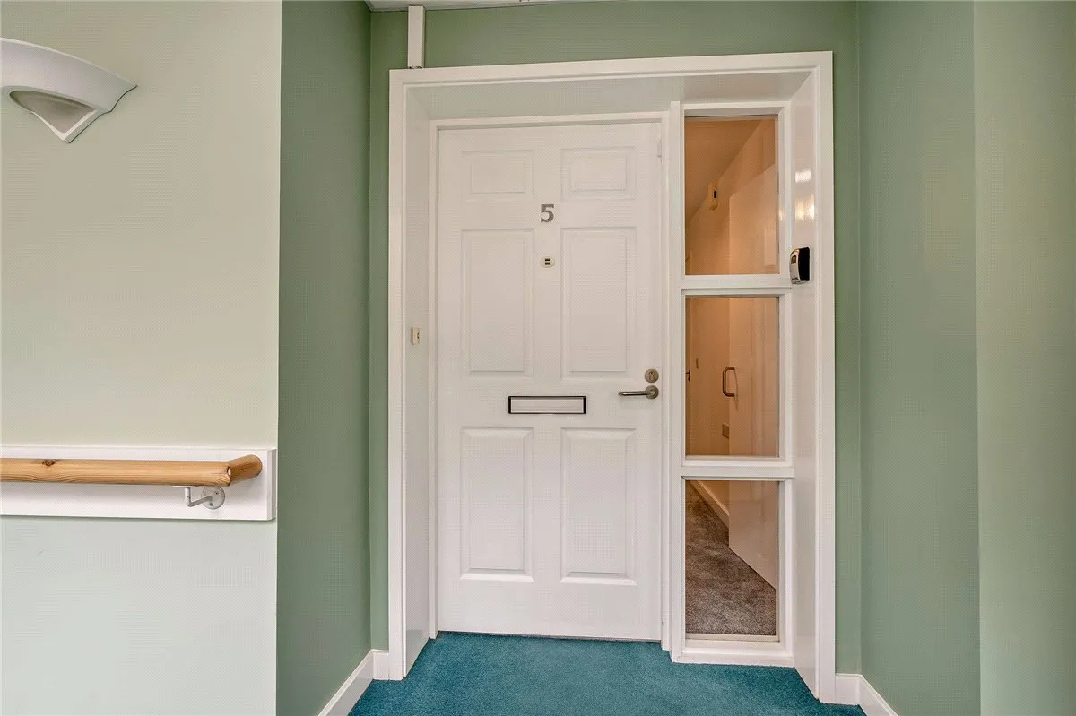 Bluecoats, Thatcham, RG18, photo 4