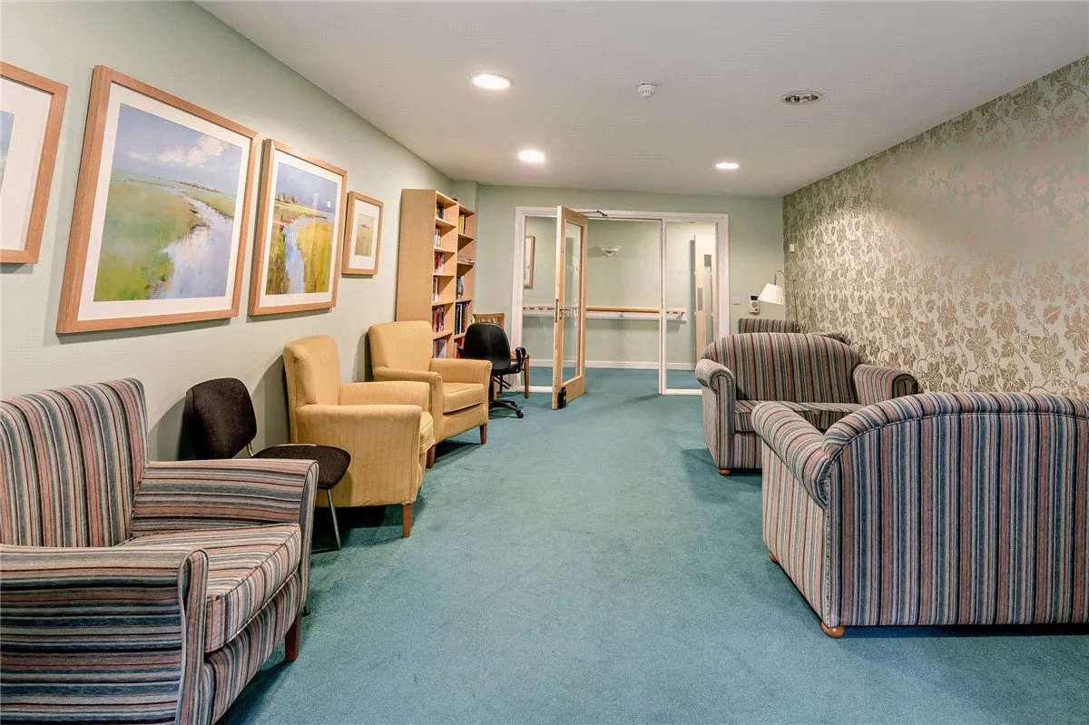 Bluecoats, Thatcham, RG18, photo 18