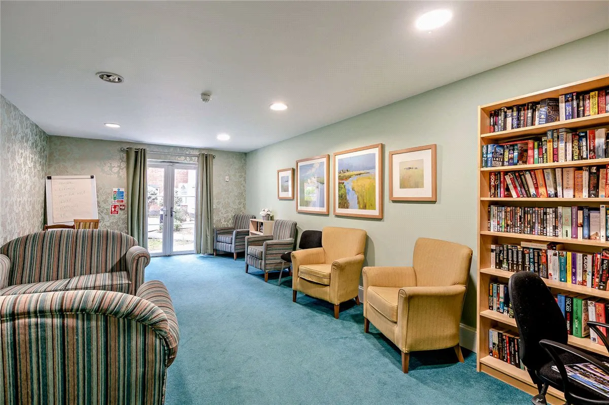 Bluecoats, Thatcham, RG18, photo 17