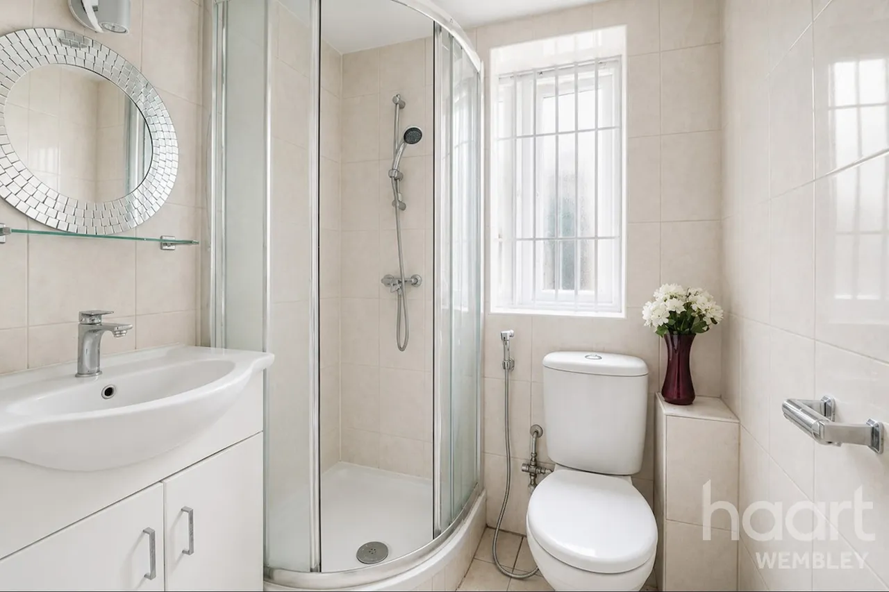 Chantry Crescent, London, NW10, photo 8