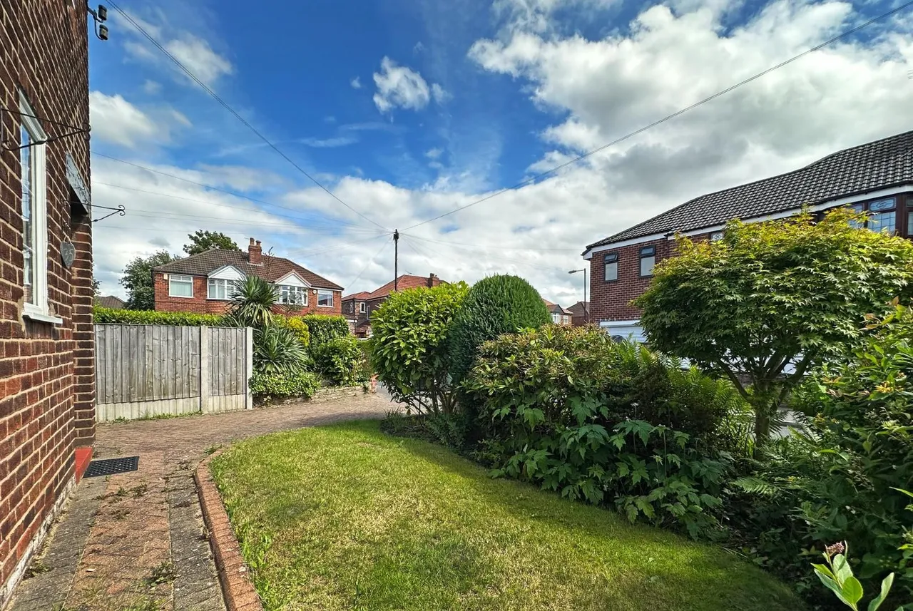 Cawdor Place, Timperley, Cheshire WA15 7XA, photo 27