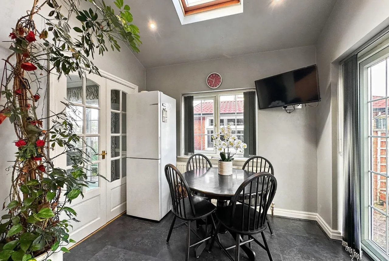 Cawdor Place, Timperley, Cheshire WA15 7XA, photo 9