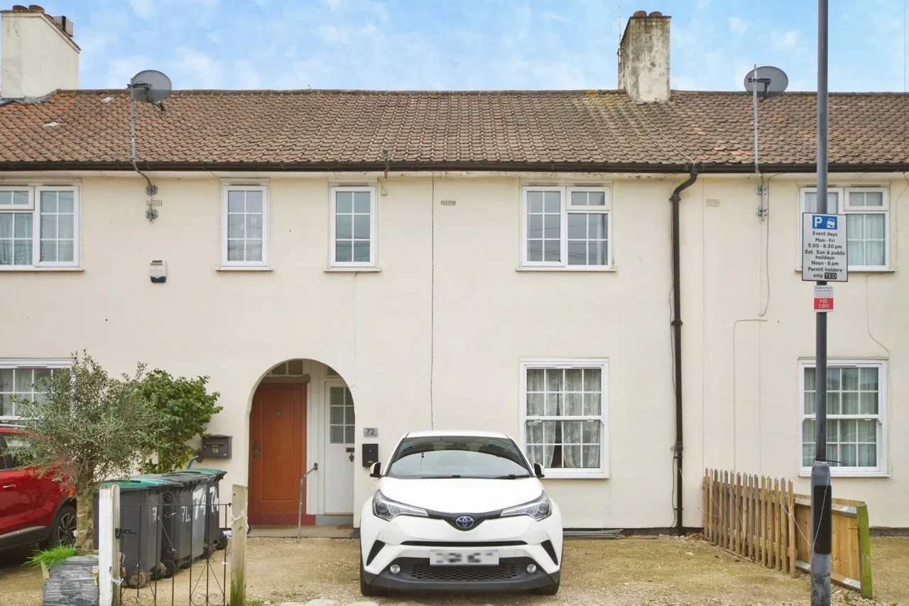 2 bed house for sale — Henningham Road, London, N17