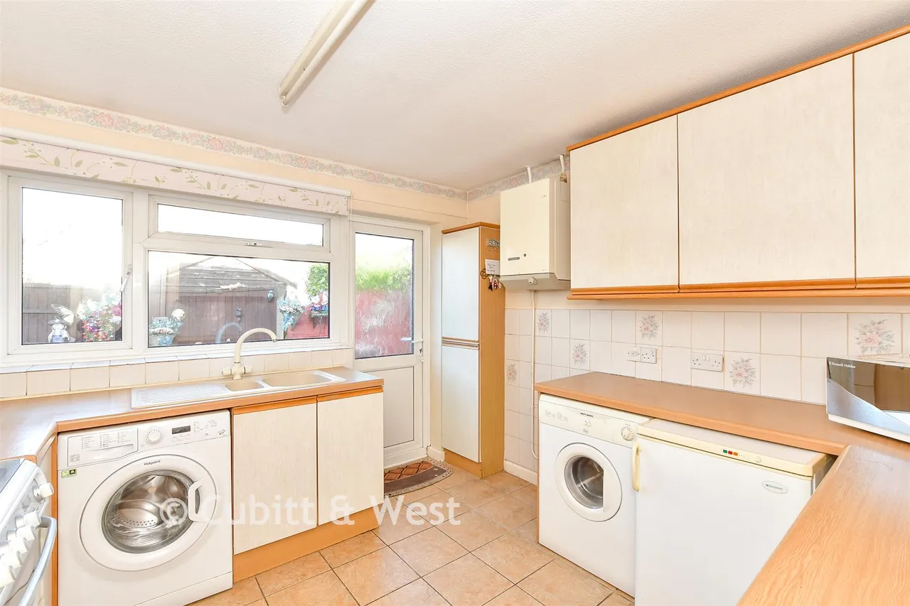 Churcher Road, Westbourne, PO10, photo 4