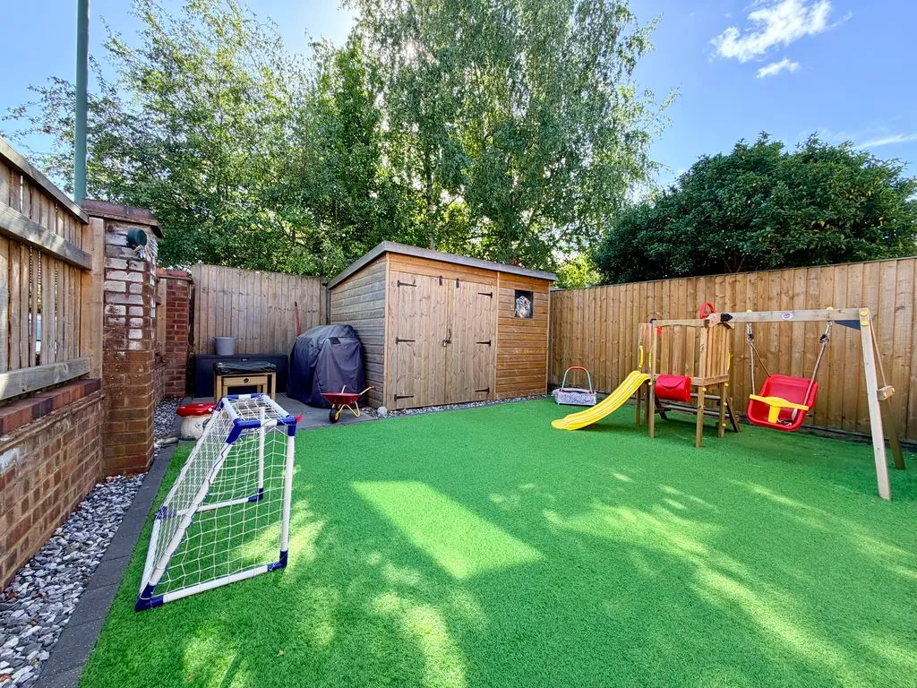 Bridgestone Drive, Bourne End, SL8, photo 11
