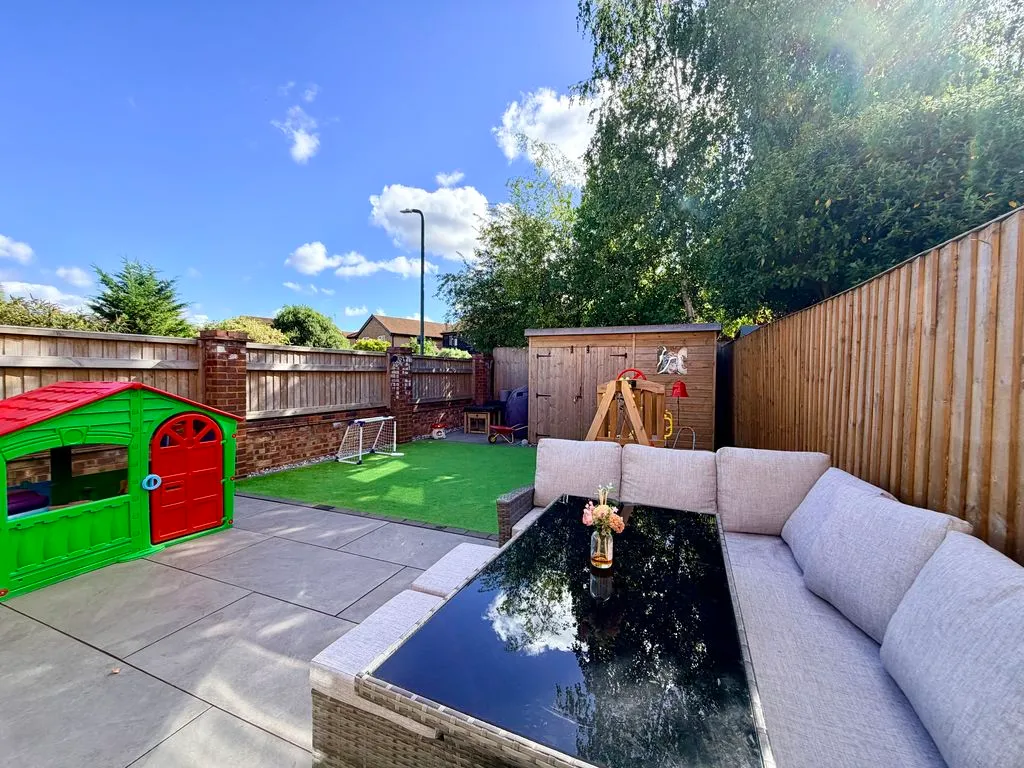 Bridgestone Drive, Bourne End, SL8, photo 12