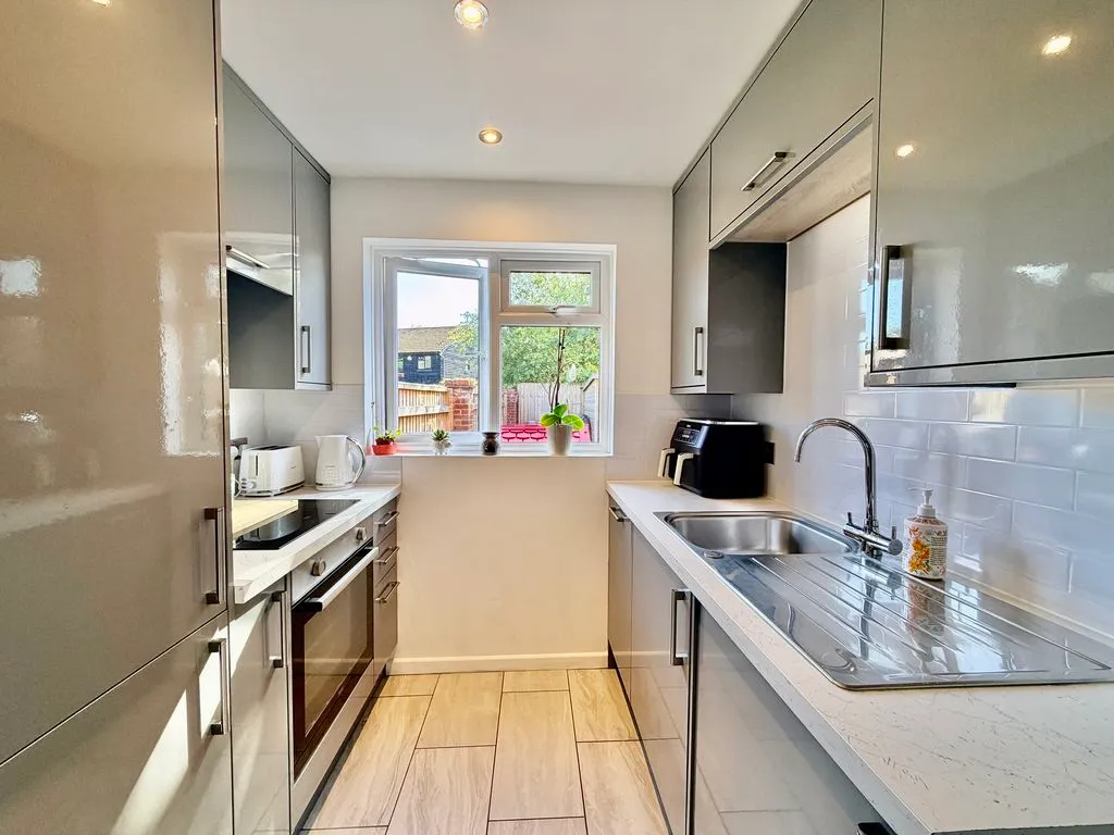 Bridgestone Drive, Bourne End, SL8, photo 2