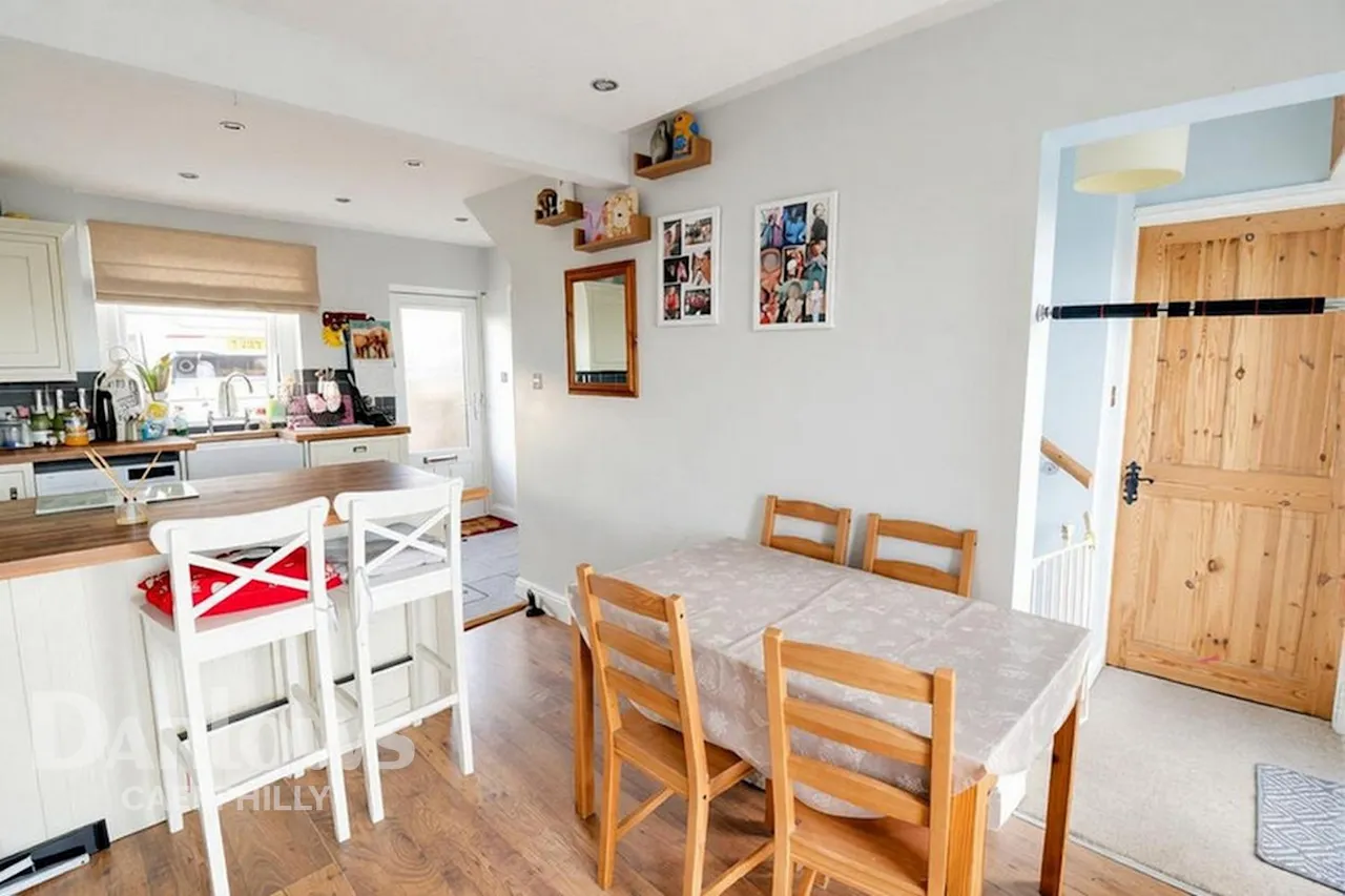 Penybryn Terrace, Hengoed, photo 7