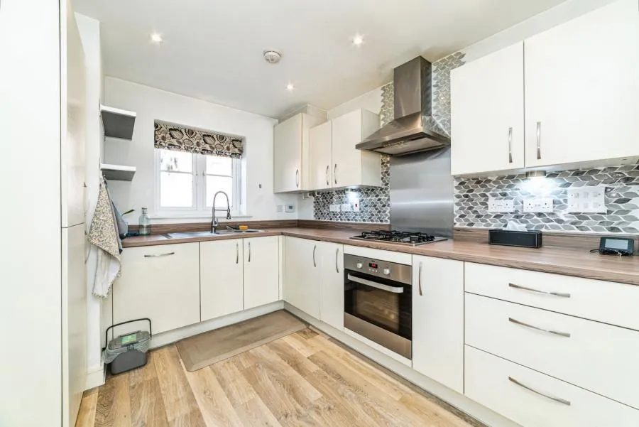 Lawrence Place, Shinfield, RG2, photo 4