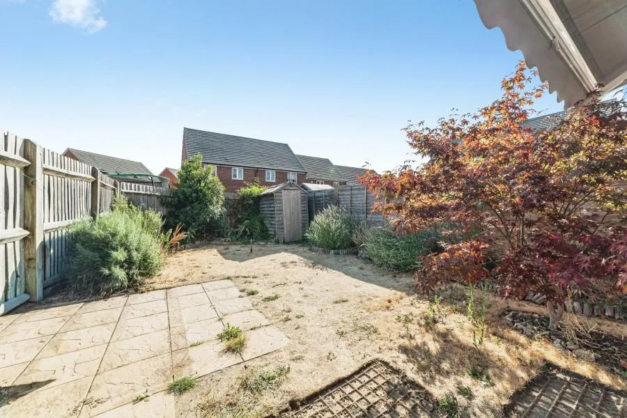 Lawrence Place, Shinfield, RG2, photo 13