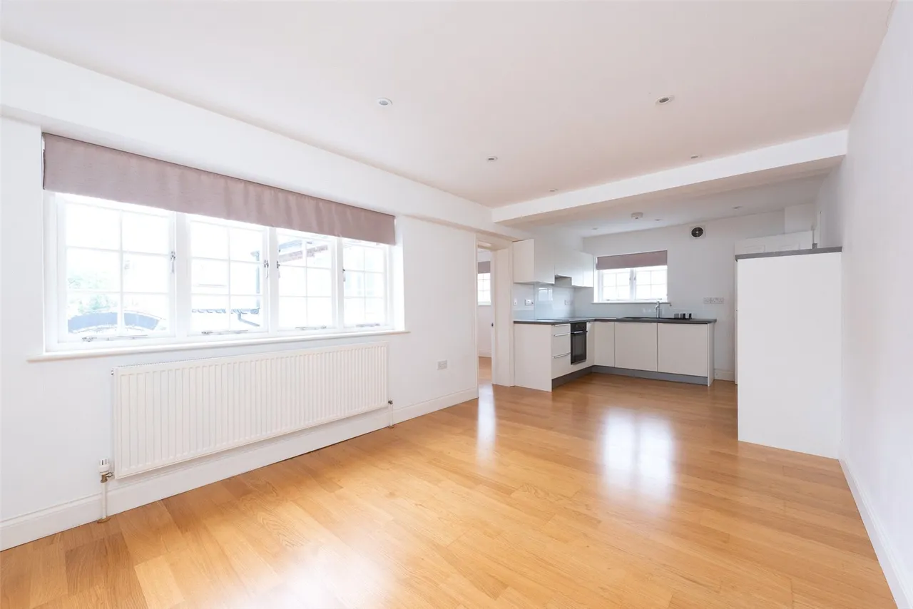 Brew House Lane, Hartley Wintney, Hook, RG27 8QA, photo 3