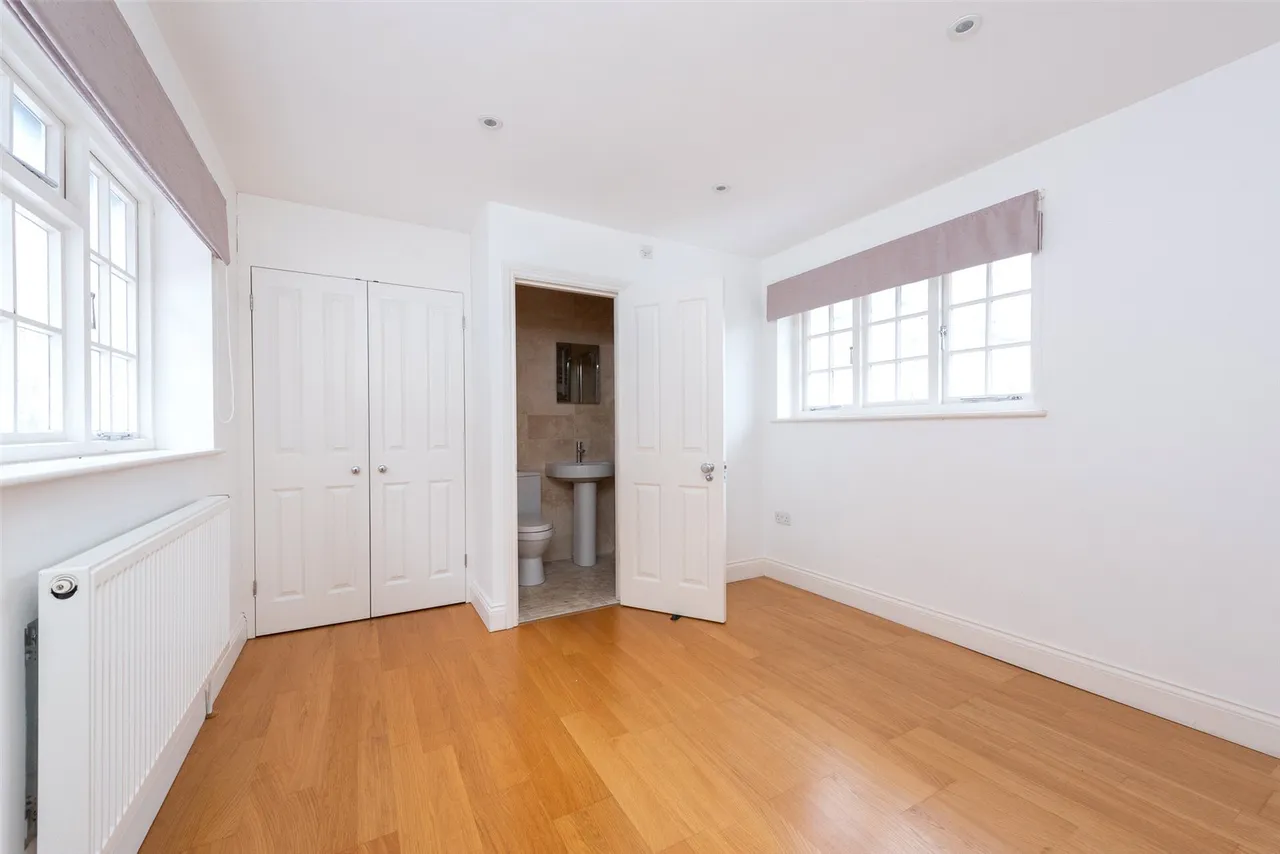 Brew House Lane, Hartley Wintney, Hook, RG27 8QA, photo 8
