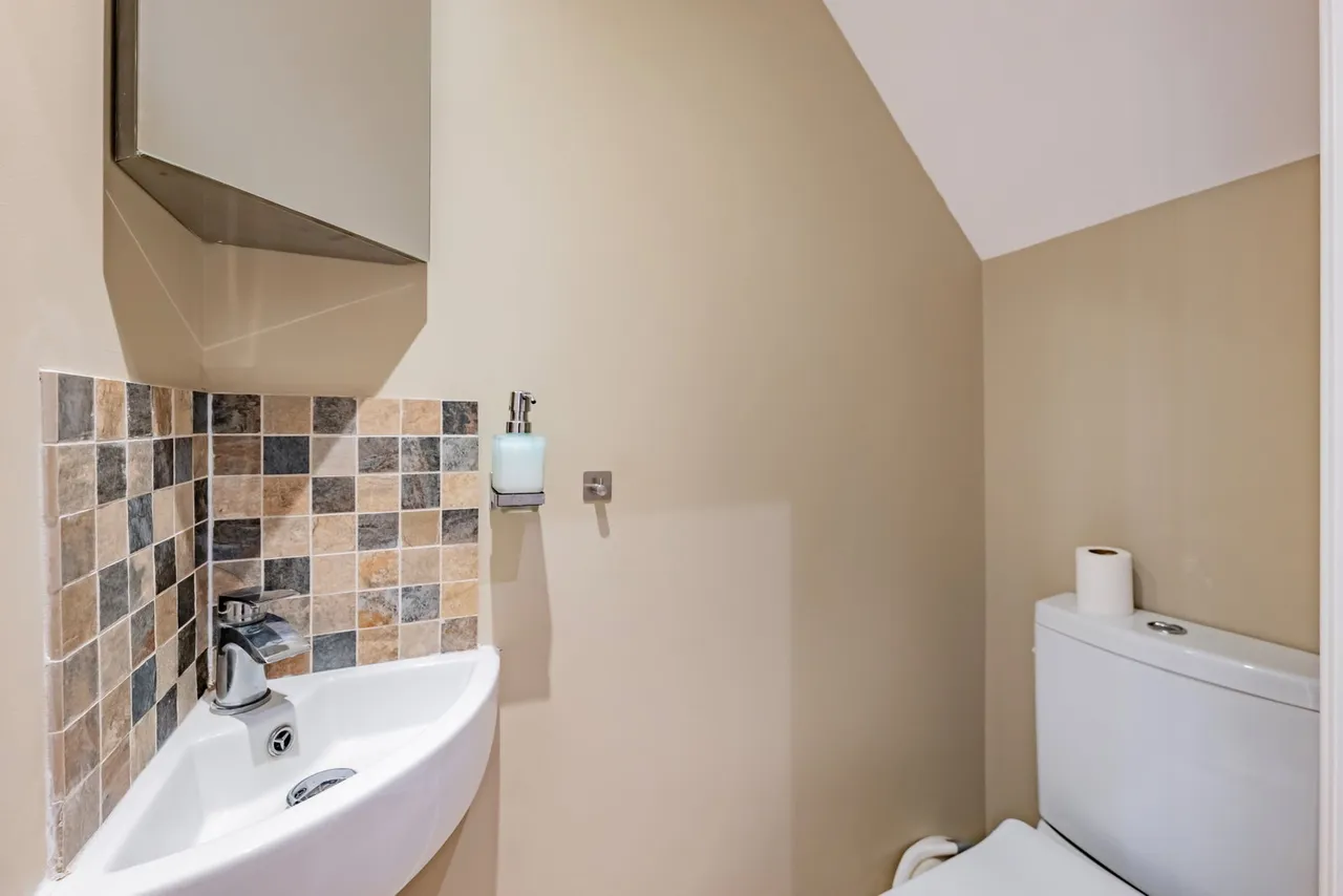 Oxhawth Crescent, Bromley, BR2, photo 12