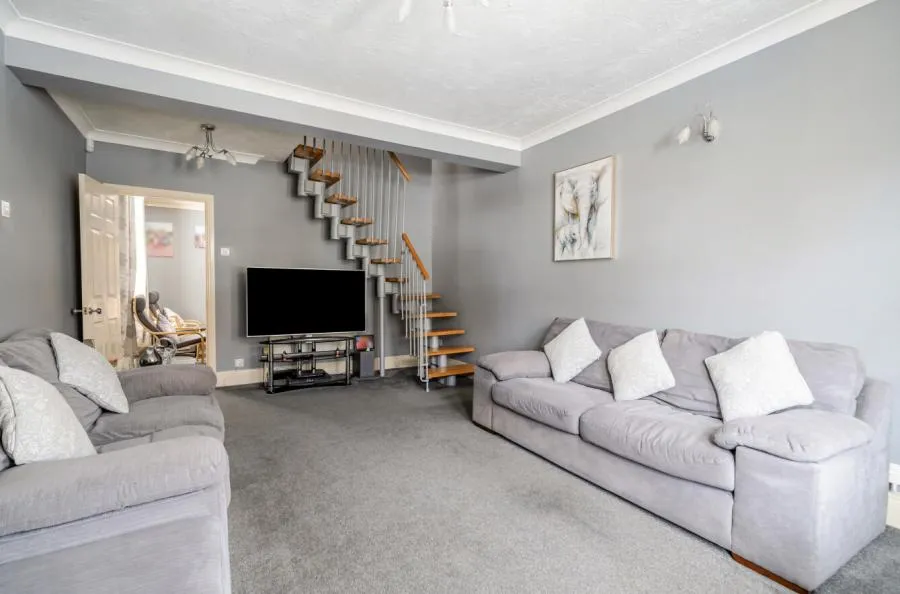 Albany Road, Old Windsor, SL4, photo 3