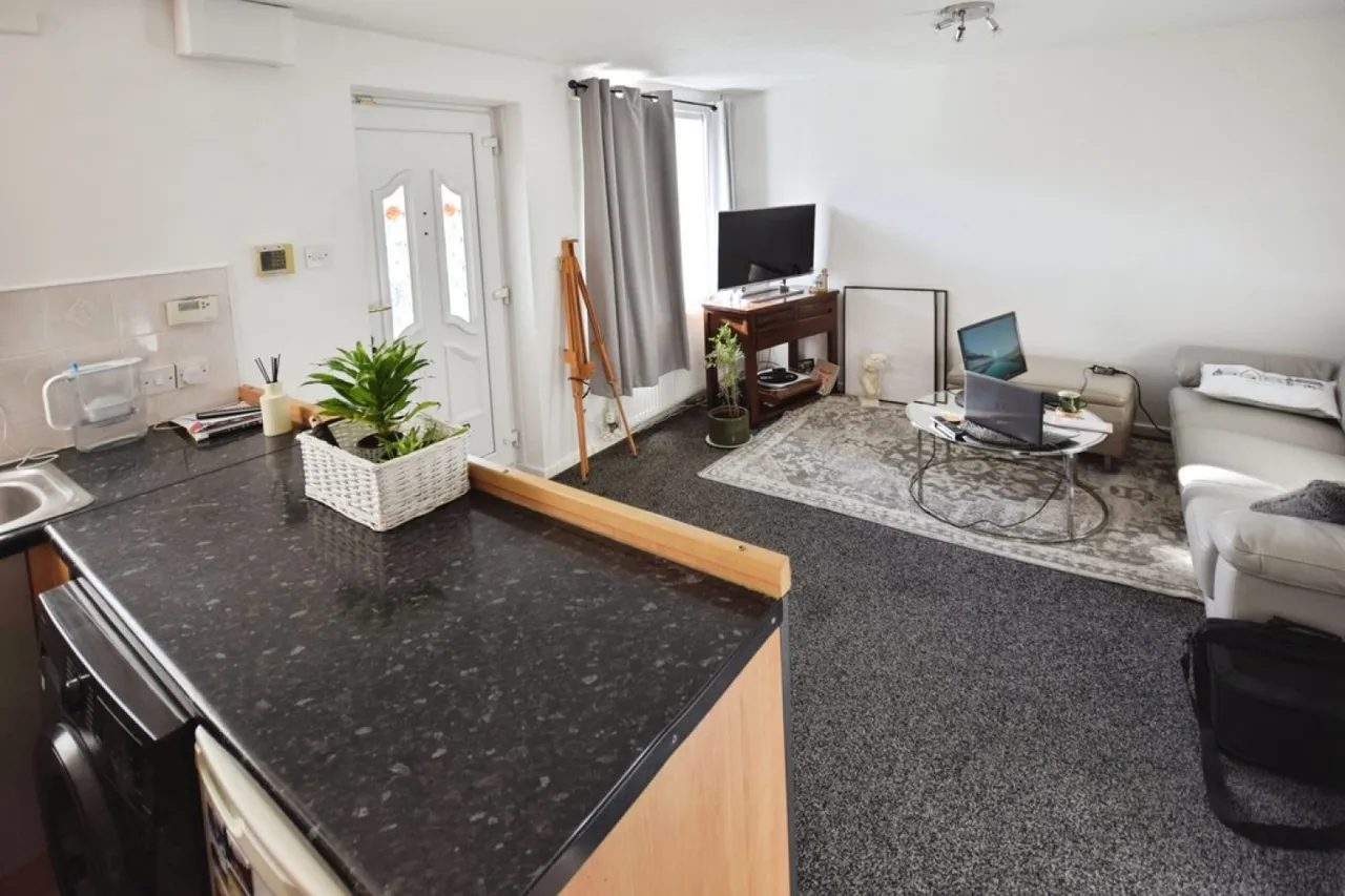 Winterside Close, Waterhayes Village, ST5, photo 4