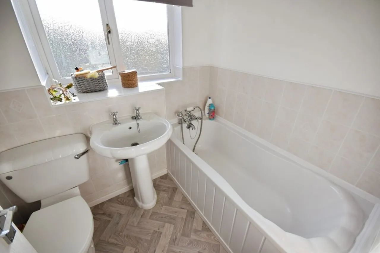 Winterside Close, Waterhayes Village, ST5, photo 6