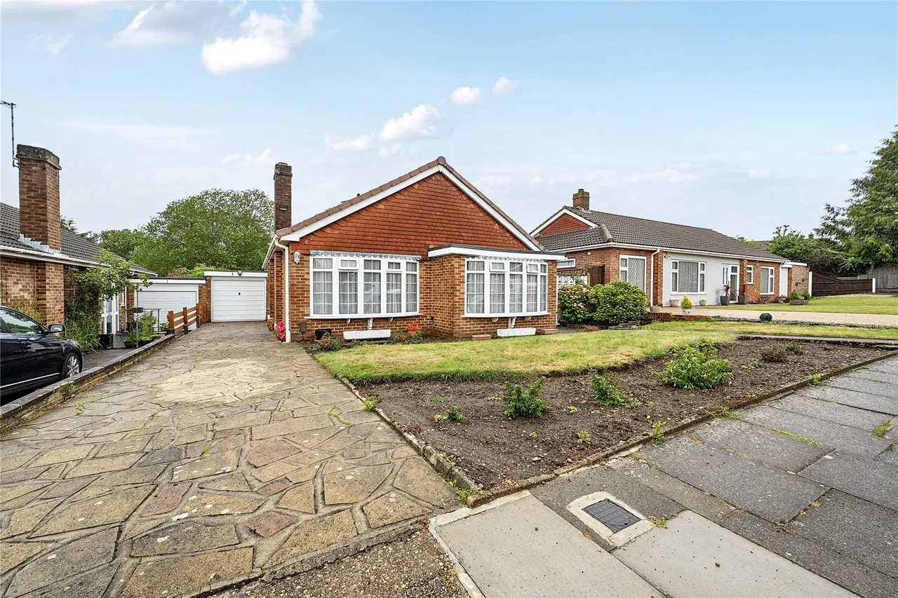 2 bed house for sale — Highwood Close, Orpington, BR6