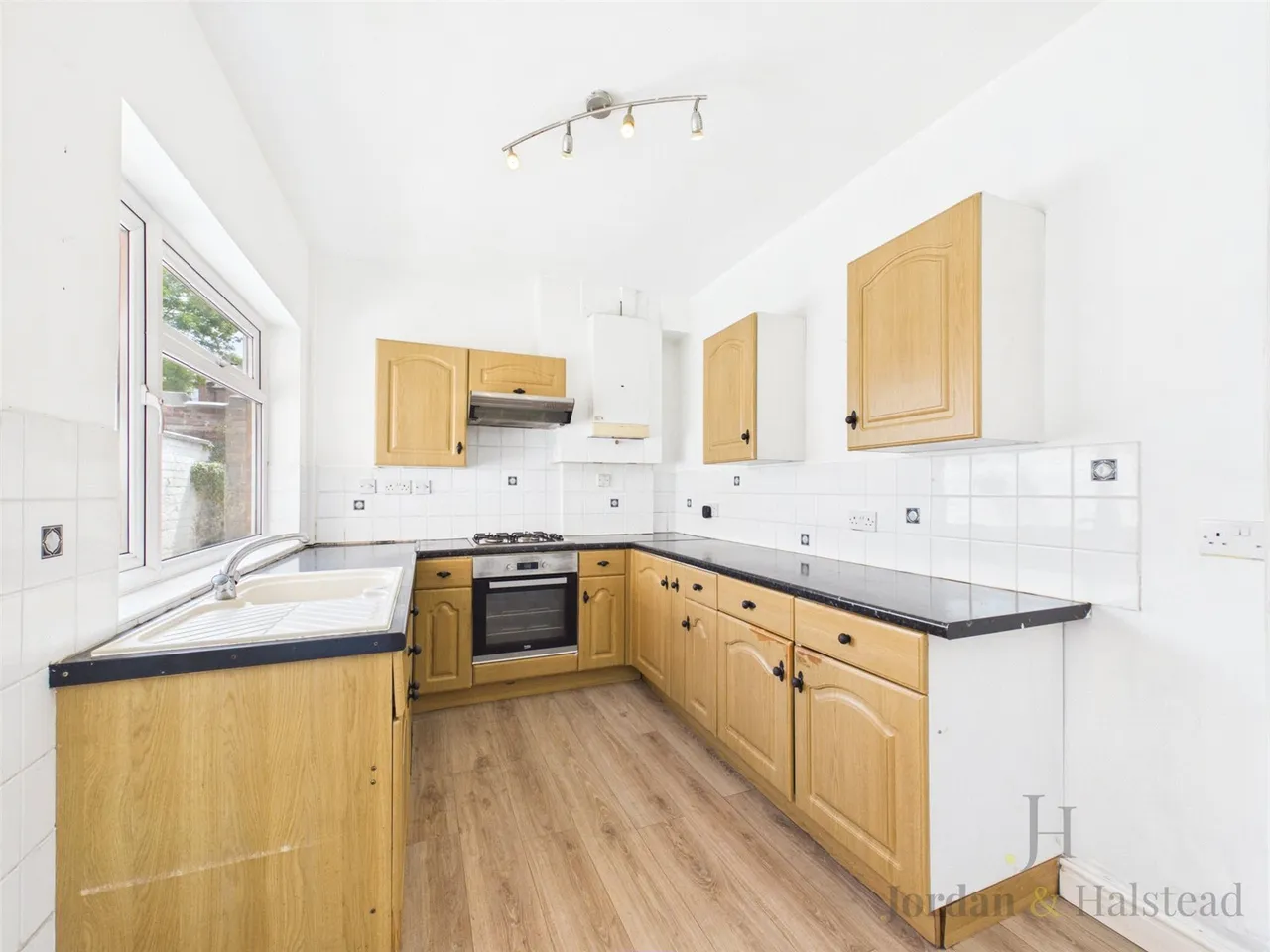 Chester Road, Helsby, Frodsham, Cheshire, WA6 0DW, photo 5