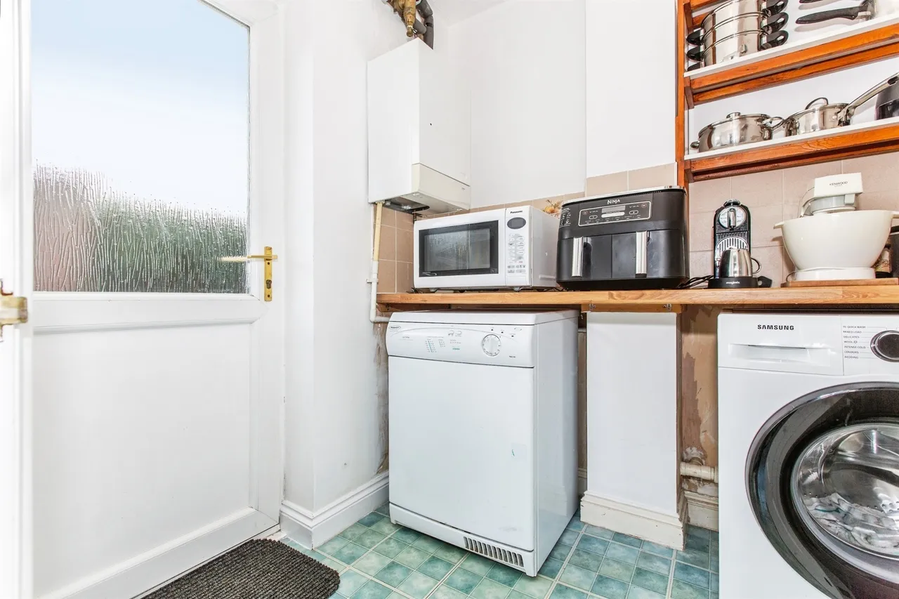 Chandler Gardens, Kettering, NN14, photo 6