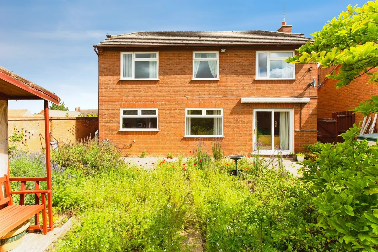 Chandler Gardens, Kettering, NN14, photo 16