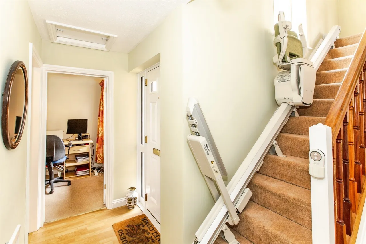 Chandler Gardens, Kettering, NN14, photo 9