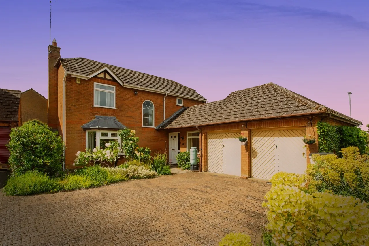 Chandler Gardens, Kettering, NN14, photo 17