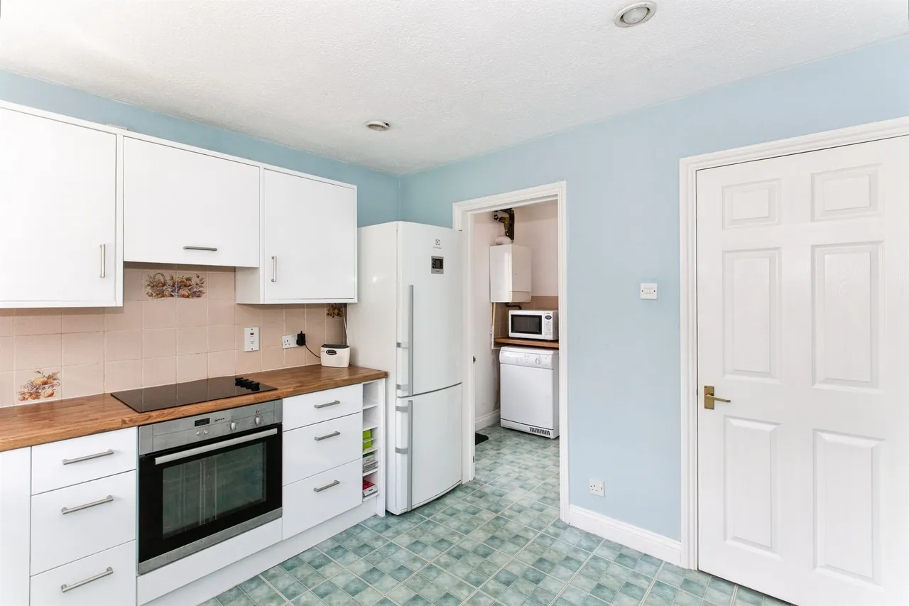 Chandler Gardens, Kettering, NN14, photo 5