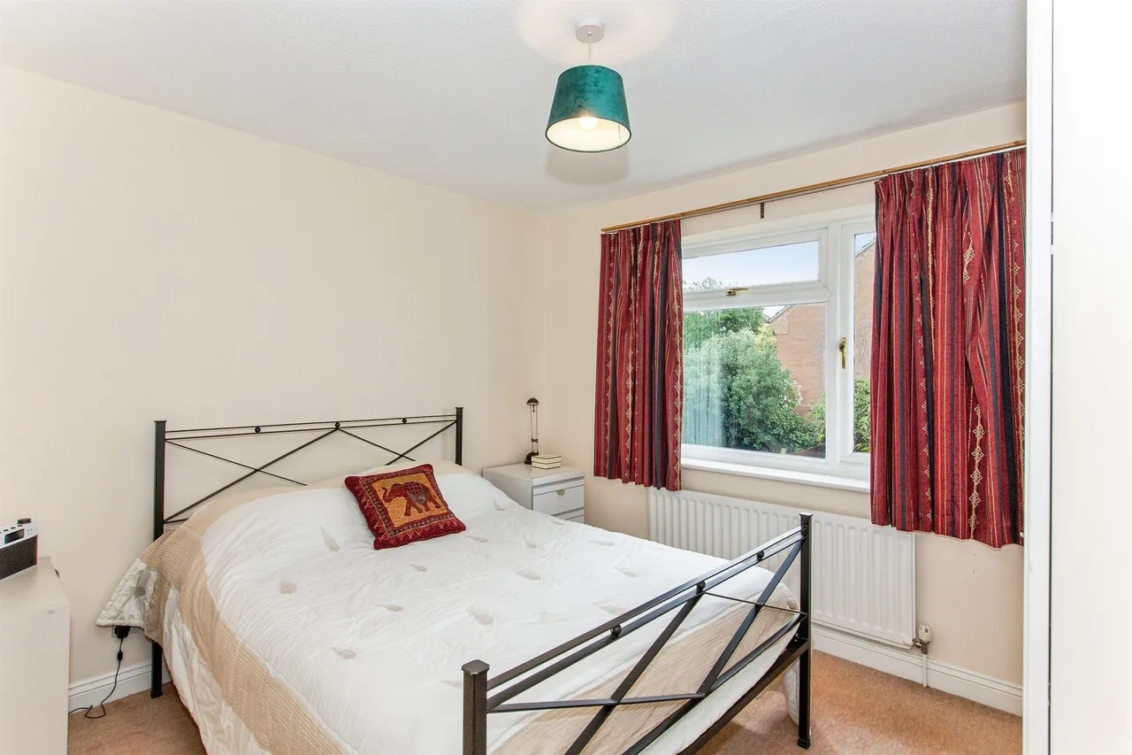 Chandler Gardens, Kettering, NN14, photo 12