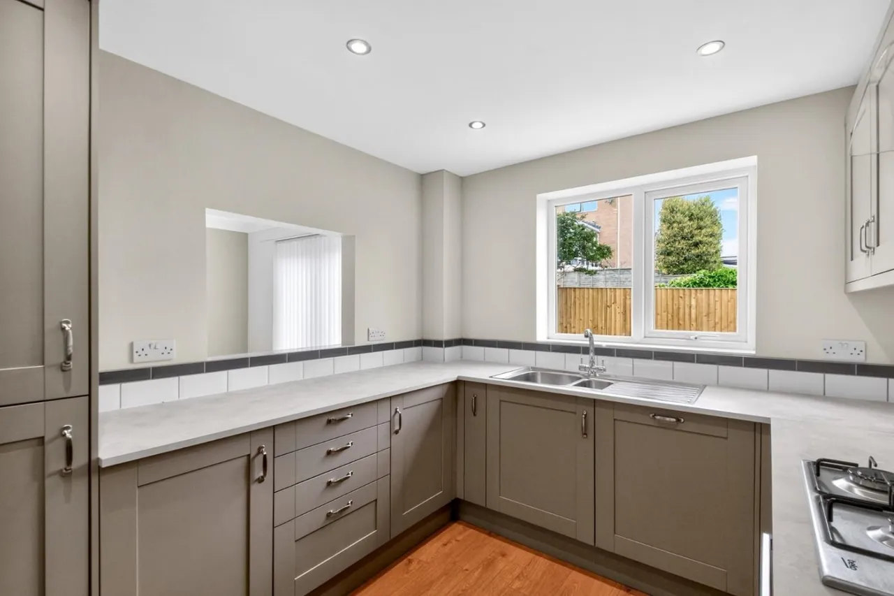 Burnside Road, Harrogate, photo 4