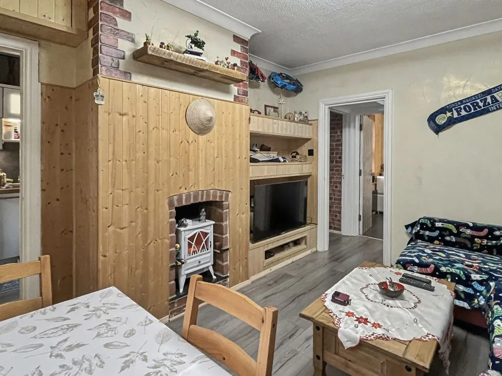 West Wycombe Road, High Wycombe, HP12, photo 4