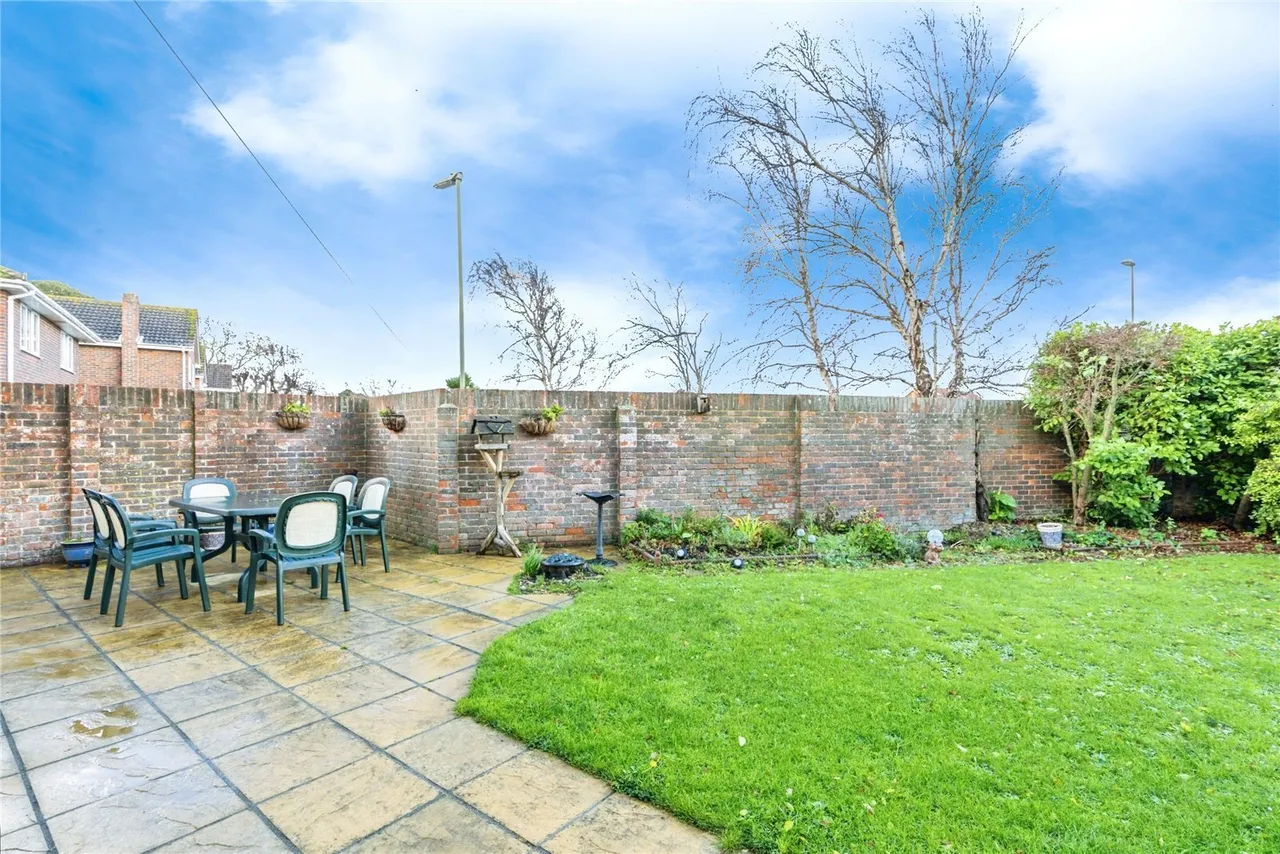 Osprey Drive, Hayling Island, PO11, photo 9
