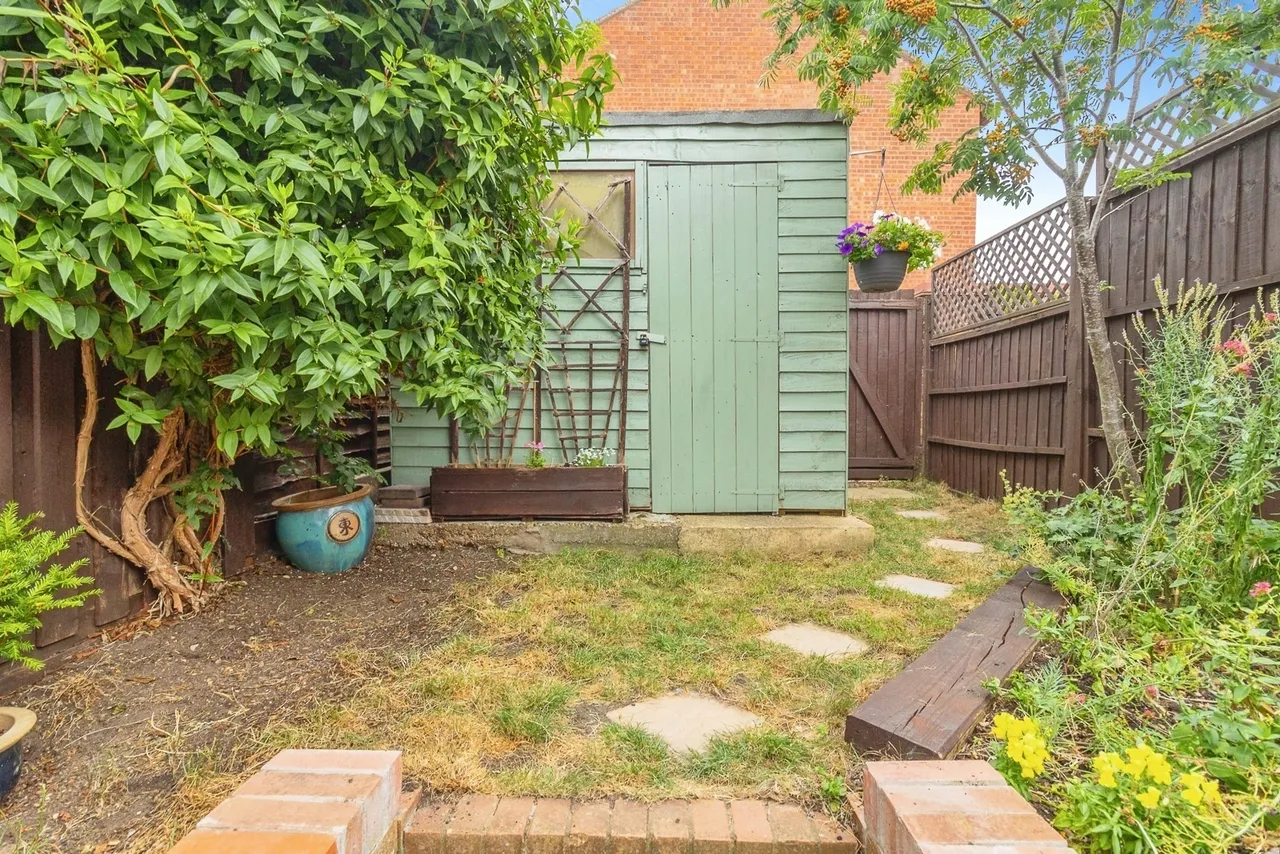 Challacombe, Furzton, Milton Keynes, Buckinghamshire, MK4, photo 18