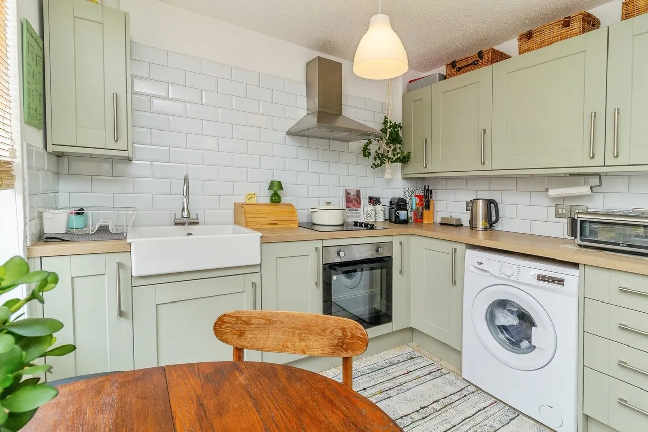 Challacombe, Furzton, Milton Keynes, Buckinghamshire, MK4, photo 3