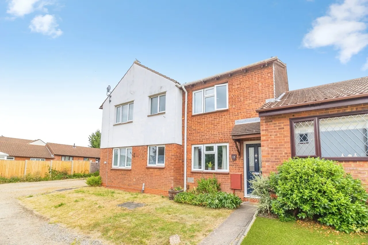 2 bed house for sale — Challacombe, Furzton, Milton Keynes, Buckinghamshire, MK4