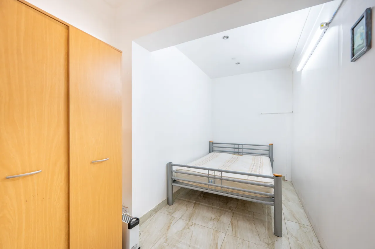 48 Manor Farm Road, Wembley, photo 3