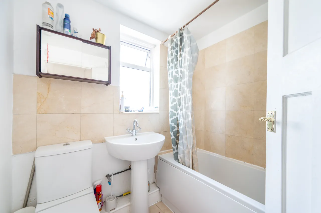48 Manor Farm Road, Wembley, photo 6