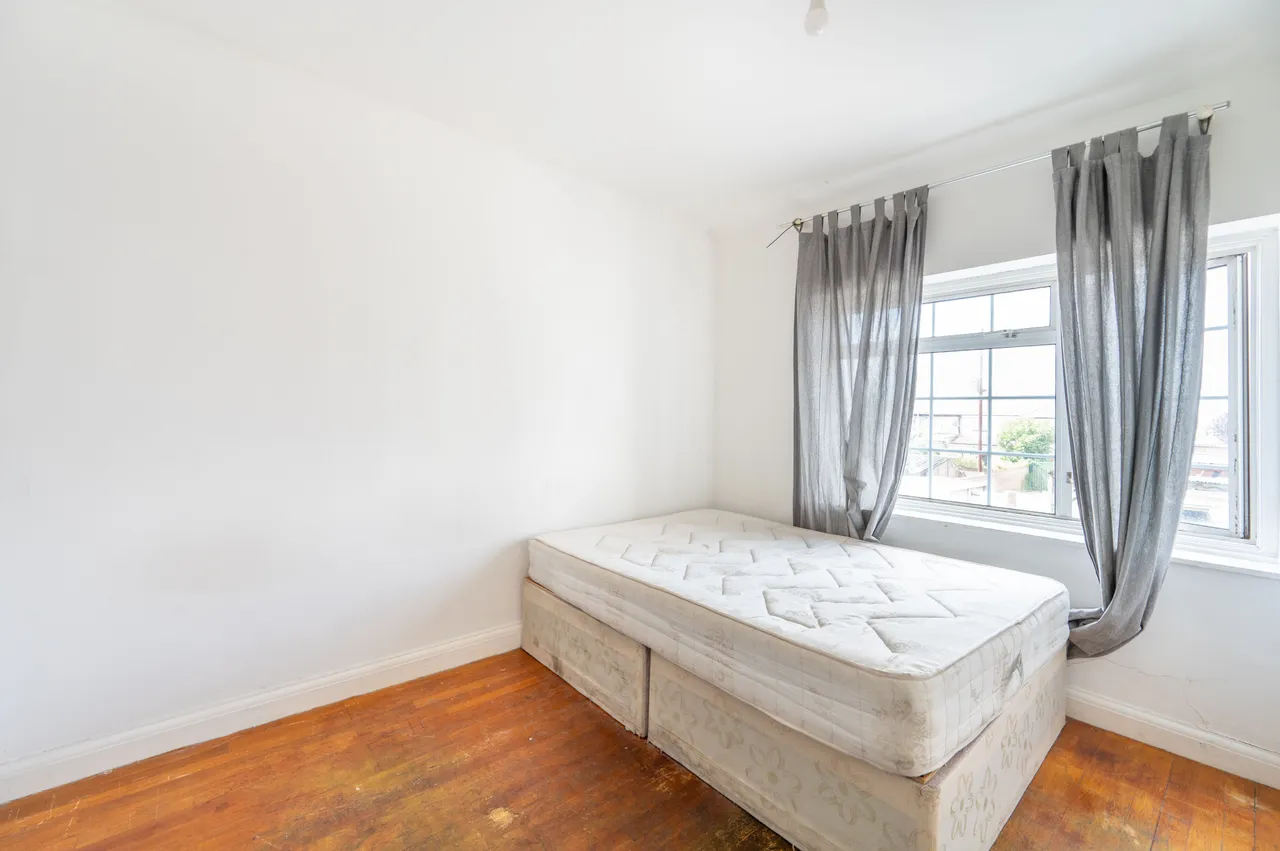 48 Manor Farm Road, Wembley, photo 7