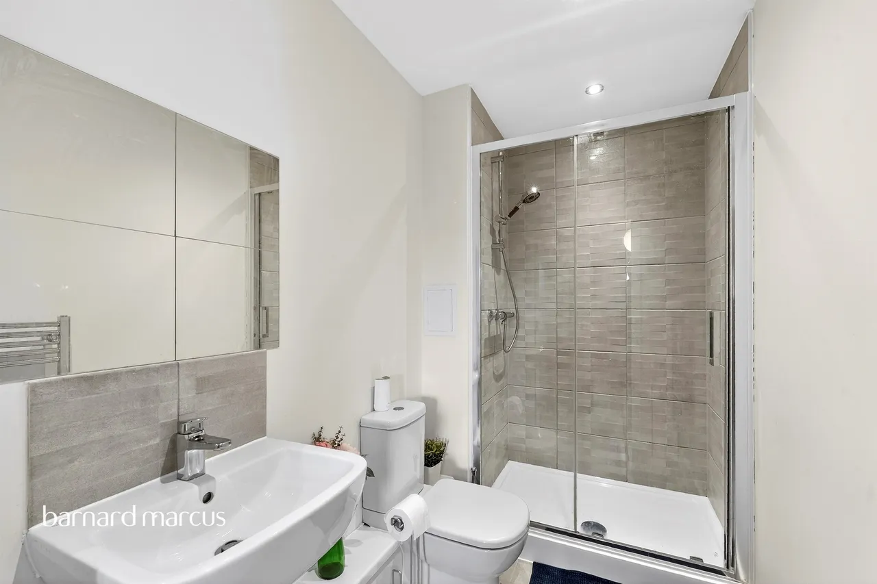 Powdermill Close, New Malden, photo 7