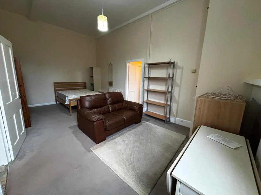 Sandhurst Lodge, Crowthorne, RG45, photo 2