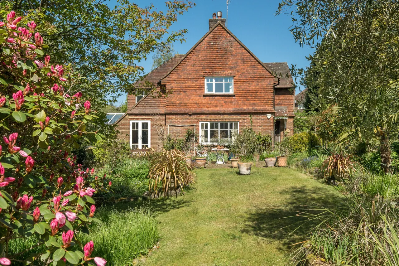 Chilcrofts Road, HASLEMERE, GU27, photo 16