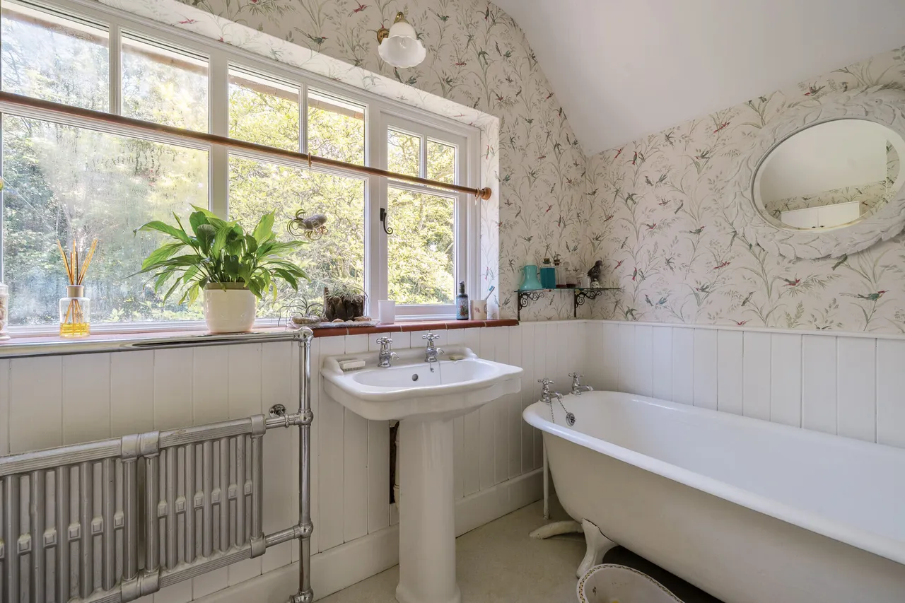 Chilcrofts Road, HASLEMERE, GU27, photo 10