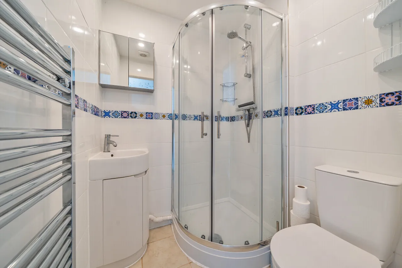 Heights Close, London, SW20, photo 23