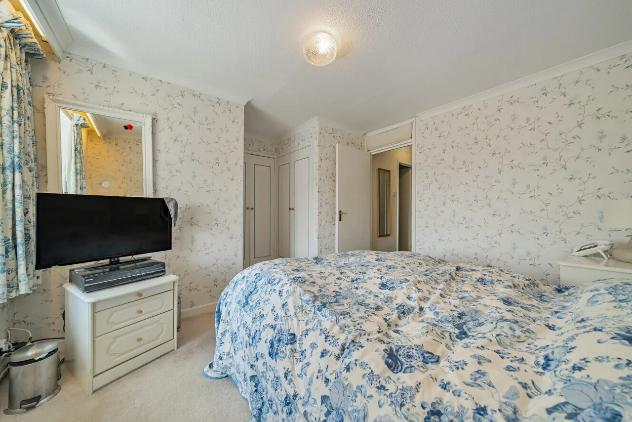 Heights Close, London, SW20, photo 18