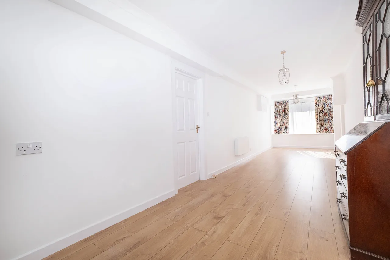 Heights Close, London, SW20, photo 16