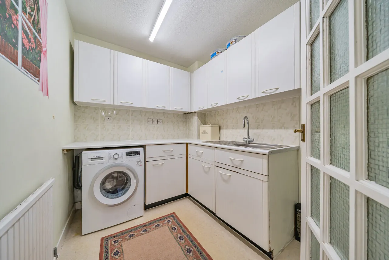 Heights Close, London, SW20, photo 20