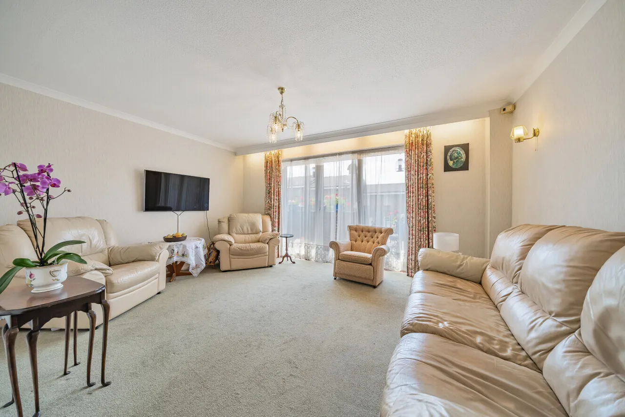 Heights Close, London, SW20, photo 4