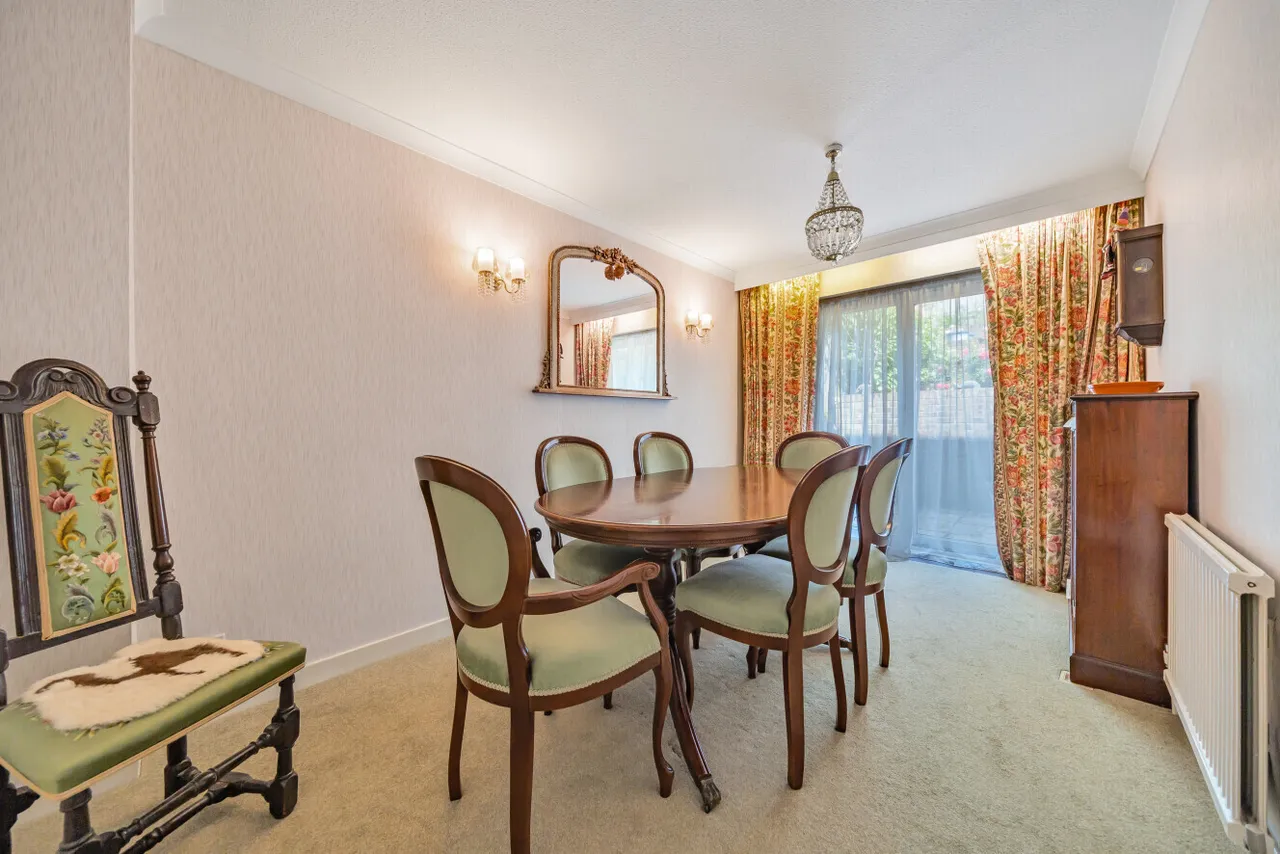 Heights Close, London, SW20, photo 5