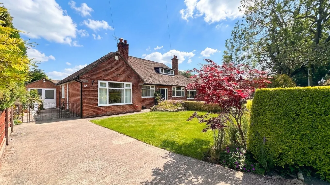 1 bed house for sale, Clifford Road, Stockport