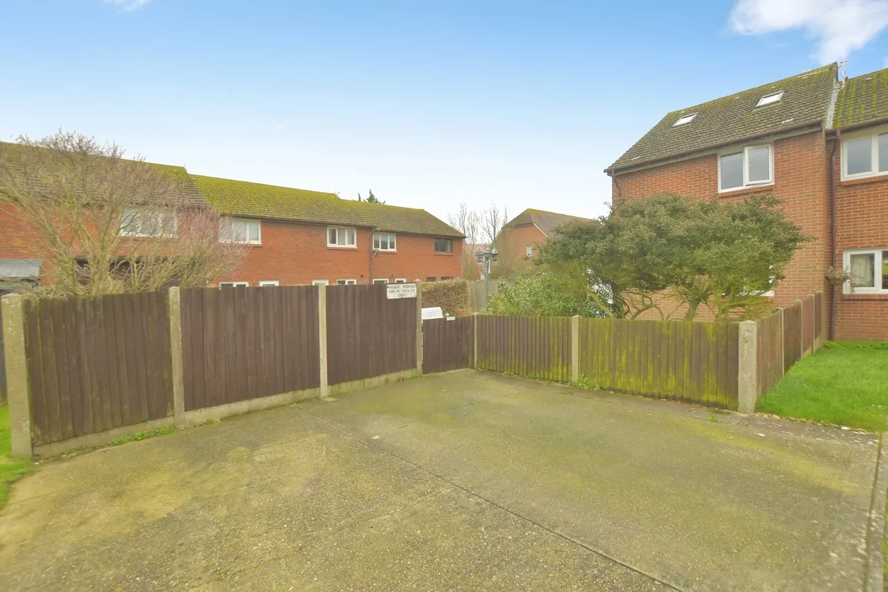 Carey Close, New Romney, TN28, photo 10
